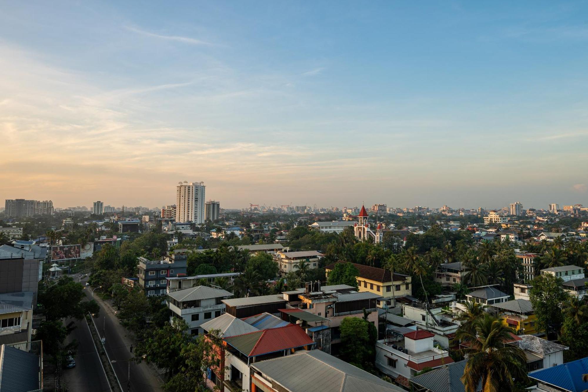 Cj Grande By Jesway Hotels & Resorts Kochi Dış mekan fotoğraf