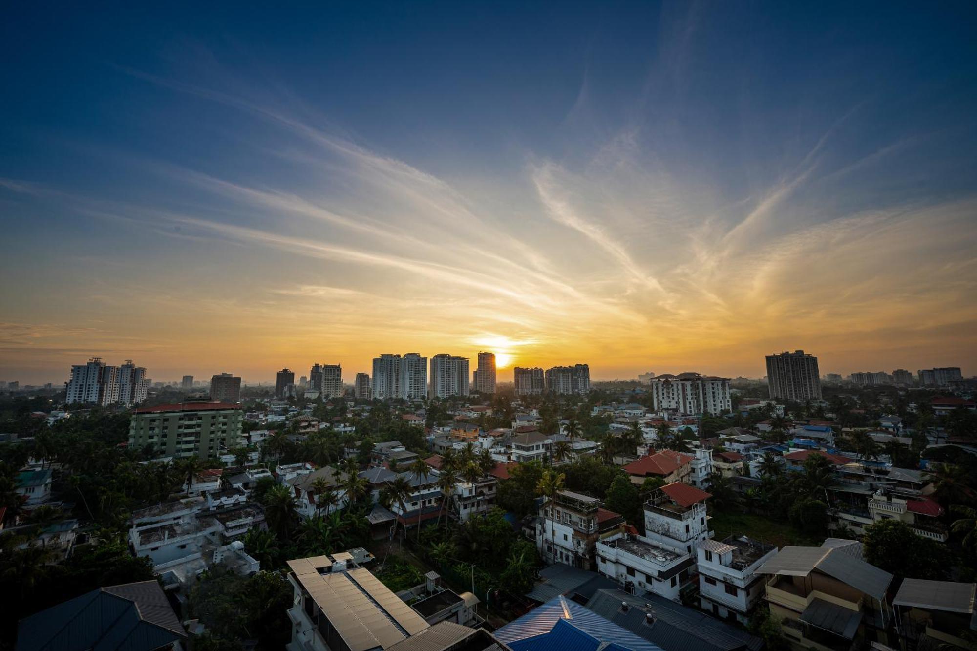 Cj Grande By Jesway Hotels & Resorts Kochi Dış mekan fotoğraf