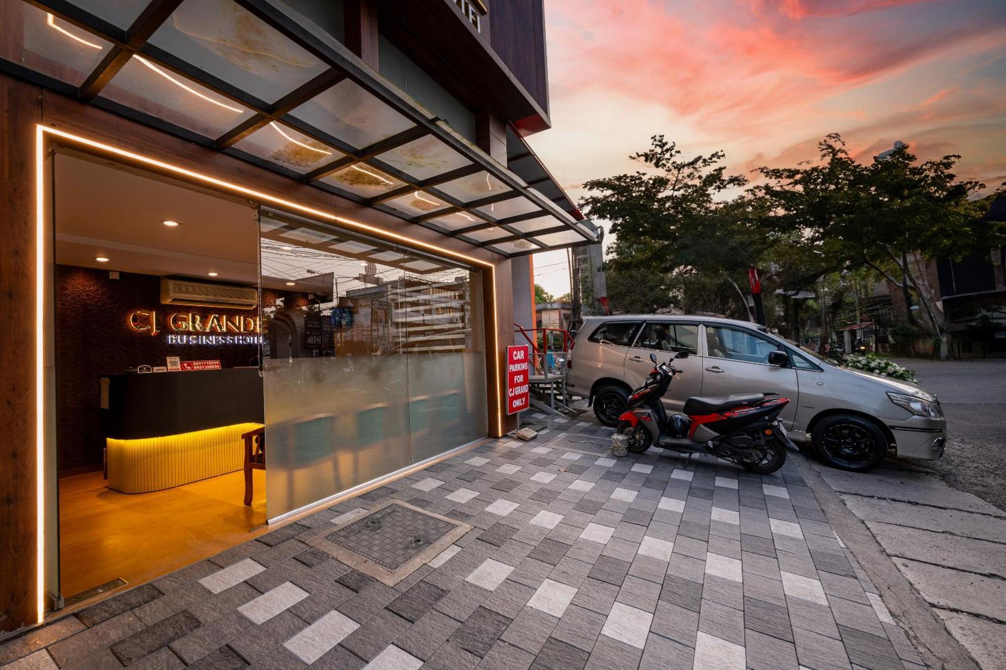 Cj Grande By Jesway Hotels & Resorts Kochi Dış mekan fotoğraf